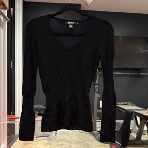 DKNY Women's Black V-Neck Knit Top